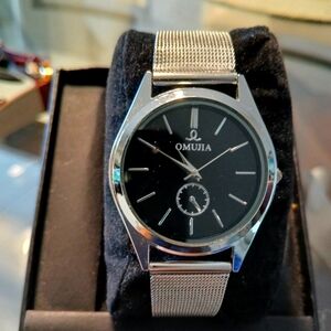 Watch quartz brand new tested & funtional
